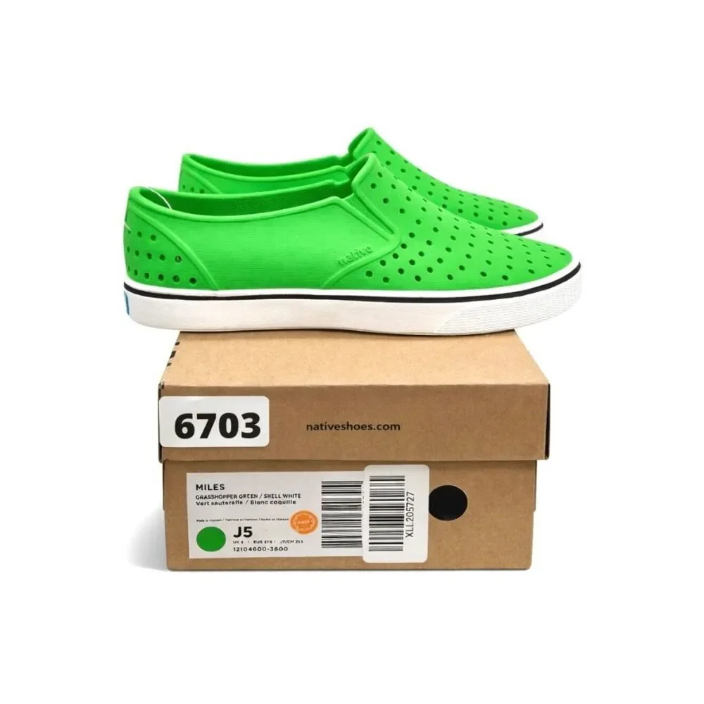 Native Miles Kids Slip-On Water Shoes Size J5 Grasshopper Green Lightweight